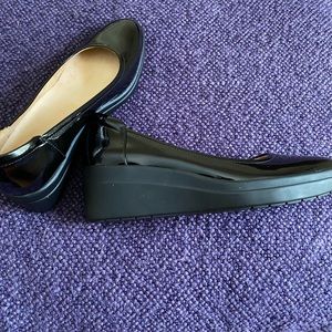 Naturalizer patent black wedges